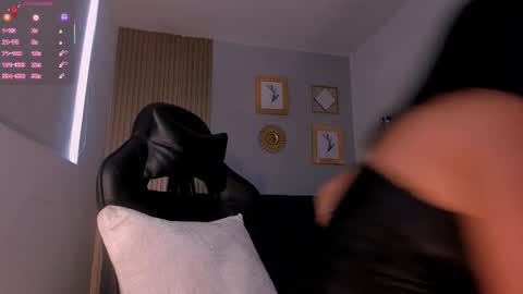 Snapshot of natyferrer chatting on September 2025 11:07:01 PM Naty Ferrer online show from September 2025 11:07:01 PM