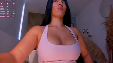 Snapshot of natyferrer chatting on September 2025 09:29:02 PM Naty Ferrer online show from September 2025 09:29:02 PM