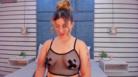 Naty  online show from November 2025 09:26:02 PM