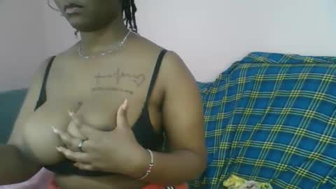 Snapshot of naughti_garlie chatting on October 2025 08:24:02 AM naughti_garlie online show from October 2025 08:24:02 AM