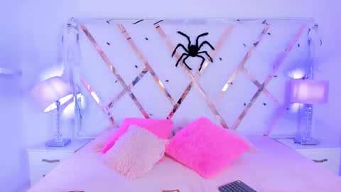 Snapshot of naughty__sara chatting on November 2025 11:34:01 AM SARA online show from November 2025 11:34:01 AM