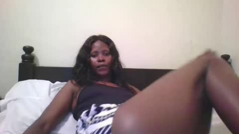 Snapshot of naughty_babe000 chatting on December 2024 05:11:01 PM alisha online show from December 2024 05:11:01 PM
