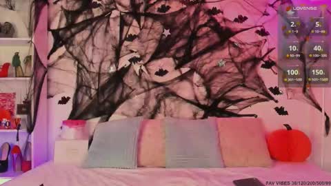 Snapshot of naughty_fun_room chatting on October 2025 10:21:02 PM HAPPY HOUR online show from October 2025 10:21:02 PM