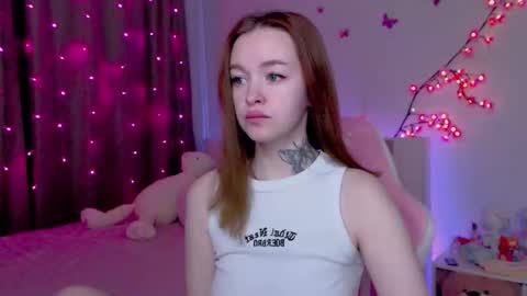 Snapshot of naughty_mablee chatting on October 2025 12:19:01 AM Mable online show from October 2025 12:19:01 AM