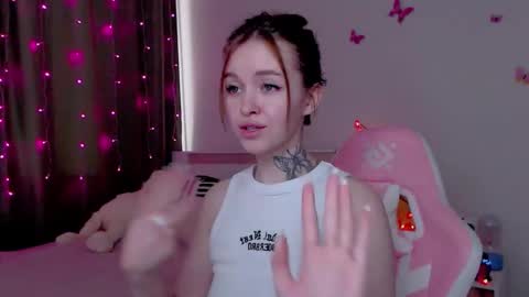 Snapshot of naughty_mablee chatting on October 2025 03:43:01 AM Mable online show from October 2025 03:43:01 AM