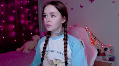 Snapshot of naughty_mablee chatting on November 2025 12:44:01 AM Mable online show from November 2025 12:44:01 AM