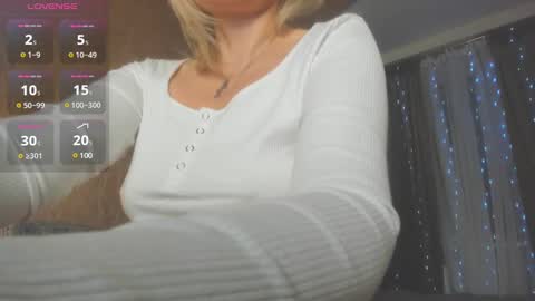 Milena  online show from February 2025 05:24:01 PM