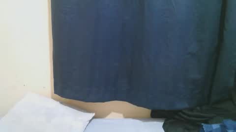 Snapshot of naughty_slender2 chatting on October 2025 11:24:02 PM jn online show from October 2025 11:24:02 PM