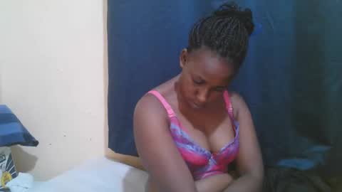 Snapshot of naughty_slender2 chatting on October 2025 12:53:01 AM jn online show from October 2025 12:53:01 AM