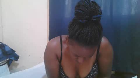 Snapshot of naughty_slender2 chatting on October 2025 06:16:02 AM jn online show from October 2025 06:16:02 AM