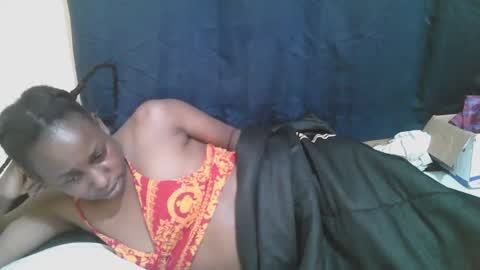 Snapshot of naughty_slender2 chatting on November 2025 07:04:02 PM jn online show from November 2025 07:04:02 PM