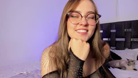 LANAindependent model online show from November 2025 02:12:02 AM