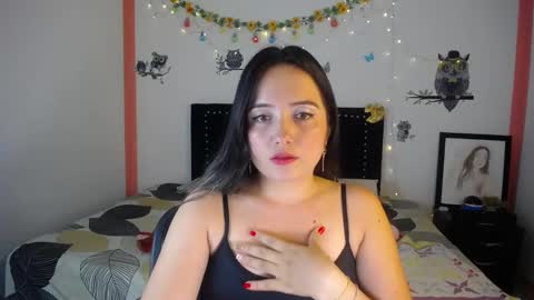 Snapshot of naughtygirl_mmm chatting on January 2025 07:07:02 PM Valeria online show from January 2025 07:07:02 PM