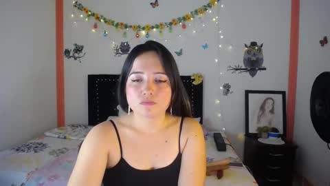 Snapshot of naughtygirl_mmm chatting on January 2025 04:06:02 PM Valeria online show from January 2025 04:06:02 PM