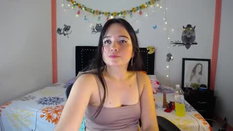 Snapshot of naughtygirl_mmm chatting on February 2025 07:05:02 PM Valeria online show from February 2025 07:05:02 PM