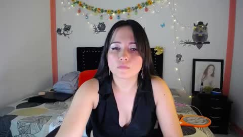 Snapshot of naughtygirl_mmm chatting on March 2025 09:48:02 PM Valeria online show from March 2025 09:48:02 PM