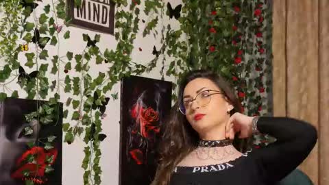 Snapshot of naughtyhomemade17 chatting on October 2025 11:43:02 AM Mya Alexya online show from October 2025 11:43:02 AM