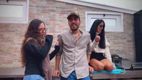 ANDREA STEPH  MIKE online show from November 2025 09:41:01 AM