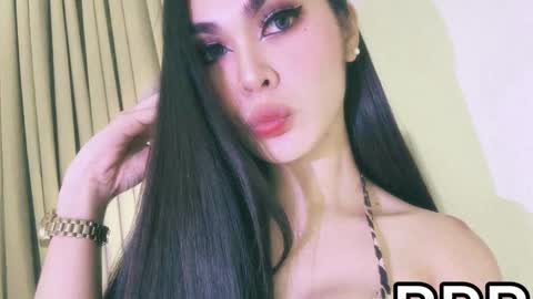 Snapshot of naughtymartinaxxx chatting on February 2025 11:04:01 AM Martina online show from February 2025 11:04:01 AM