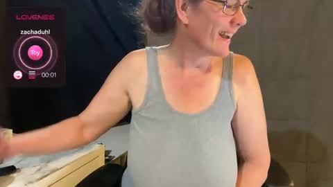 Snapshot of naughtywifenxtdoor chatting on October 2025 01:53:02 PM Naughty Wife Next Dor online show from October 2025 01:53:02 PM