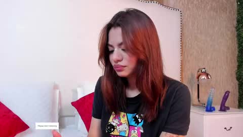 Mia  online show from September 2025 04:16:01 AM