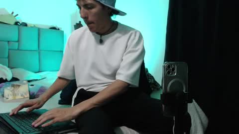 Snapshot of naytonfreeman chatting on October 2025 11:38:02 PM Im Nayton online show from October 2025 11:38:02 PM