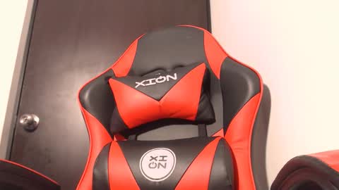 Snapshot of nebrhaska_girl chatting on October 2025 08:29:02 PM Laura online show from October 2025 08:29:02 PM