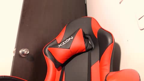 Snapshot of nebrhaska_girl chatting on November 2025 11:05:02 PM Laura online show from November 2025 11:05:02 PM