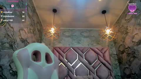 Snapshot of neffertiry_ebonny chatting on September 2025 01:38:01 PM Nefer online show from September 2025 01:38:01 PM