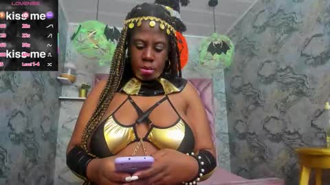 Snapshot of neffertiry_ebonny chatting on November 2025 04:47:01 AM Nefer online show from November 2025 04:47:01 AM