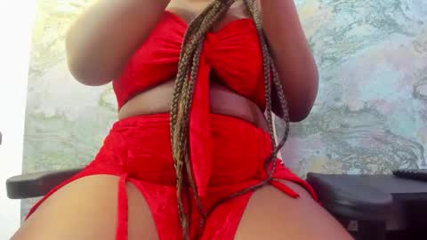 Snapshot of neffertiry_ebonny chatting on November 2025 04:57:01 AM Nefer online show from November 2025 04:57:01 AM