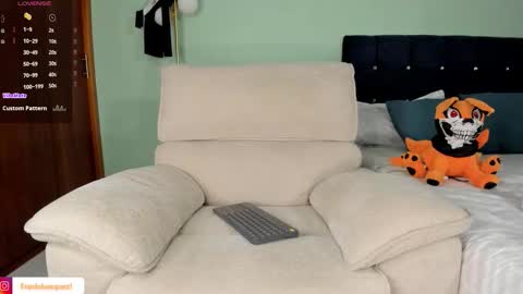 Snapshot of neganhot_ chatting on October 2025 01:52:02 AM NEGAN online show from October 2025 01:52:02 AM