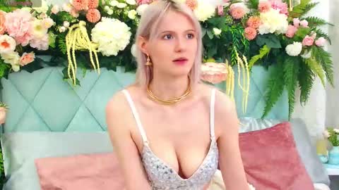 Snapshot of nellloyns chatting on October 2025 05:35:02 PM Nelly online show from October 2025 05:35:02 PM