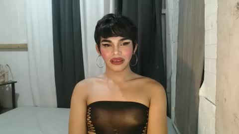 neomi online show from November 2025 01:02:01 PM