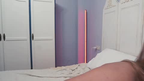 Snapshot of new_dee chatting on February 2025 06:33:02 PM new dee online show from February 2025 06:33:02 PM