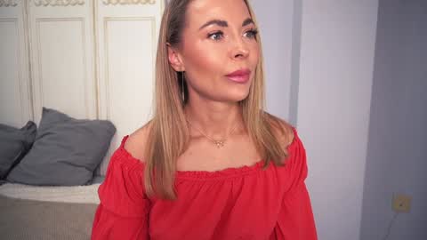 Snapshot of new_dee chatting on February 2025 09:21:01 AM new dee online show from February 2025 09:21:01 AM