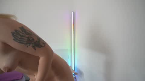 Snapshot of new_dee chatting on October 2025 04:09:01 AM new dee online show from October 2025 04:09:01 AM