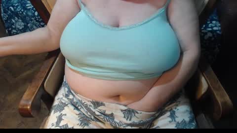 Lilly  online show from December 2024 09:01:01 PM