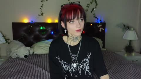 Snapshot of neya_lette chatting on December 2024 09:28:02 AM Kira online show from December 2024 09:28:02 AM