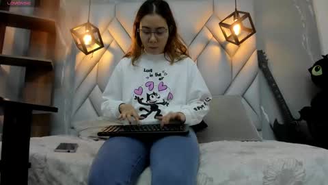 Snapshot of nezukokamado1_ chatting on February 2025 07:53:01 PM Milena online show from February 2025 07:53:01 PM