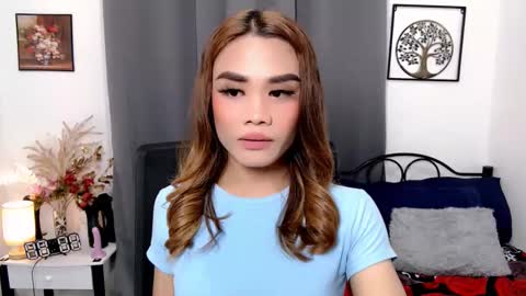 hottie nicole online show from March 2025 03:01:01 AM