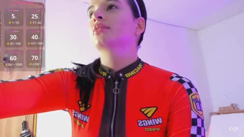 nia_16 online show from October 2025 10:45:02 PM