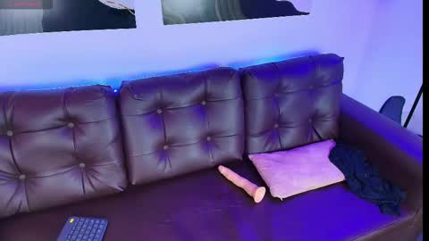 Snapshot of nia_blum chatting on November 2025 03:30:02 AM Nia Blum online show from November 2025 03:30:02 AM