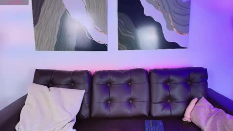 Snapshot of nia_blum chatting on November 2025 03:17:01 AM Nia Blum online show from November 2025 03:17:01 AM