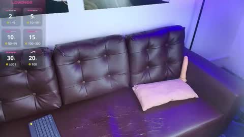 Snapshot of nia_blum chatting on December 2025 03:34:01 AM Nia Blum online show from December 2025 03:34:01 AM