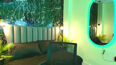 nia_starkx online show from September 2025 04:51:02 PM