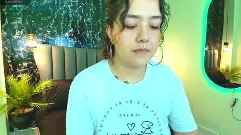 nia_starkx online show from September 2025 03:01:01 PM
