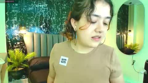 nia_starkx online show from September 2025 06:53:01 PM