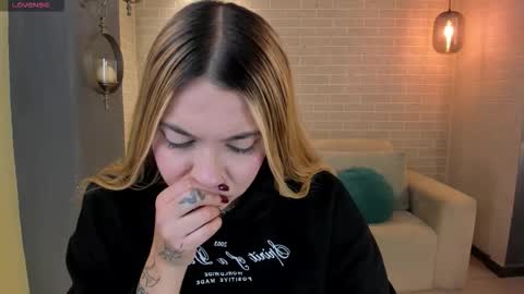 SQUIRTER DOLL    online show from October 2025 06:14:02 PM