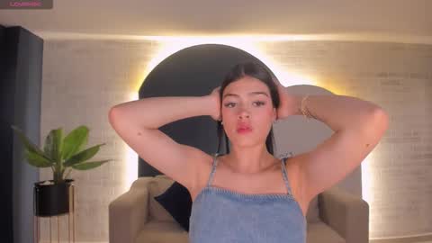 Nia Miller online show from September 2025 05:03:01 PM